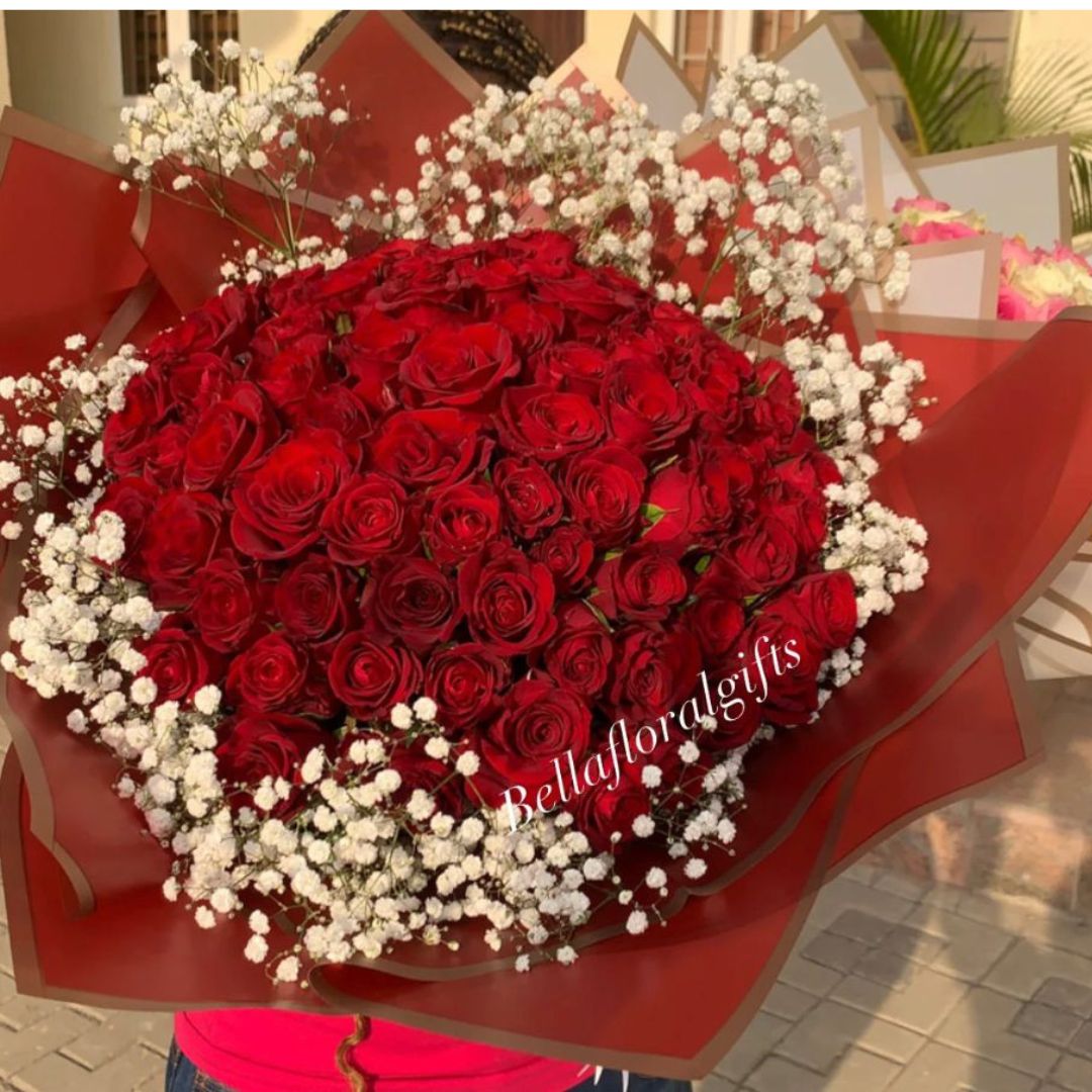 50 Roses with fillers round